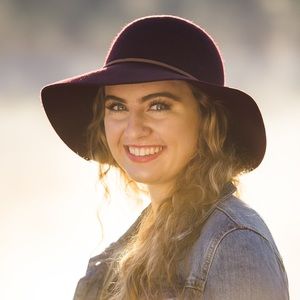 Meet your Posher, Elizabeth