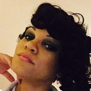 Meet your Posher, Rakeia