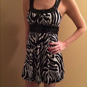 Strapped zebra print short dress