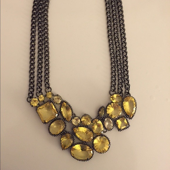 Bcbg statement necklace