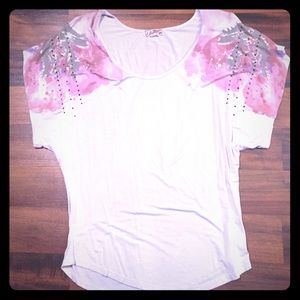 Slouchy grey shirt with pink sleeves