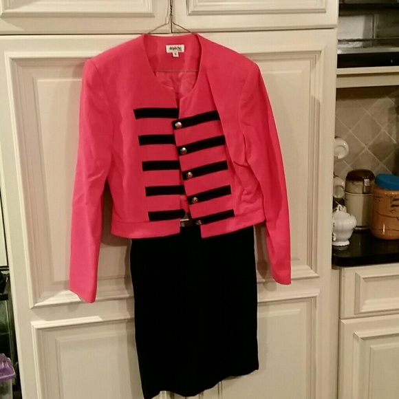 Skirt suit