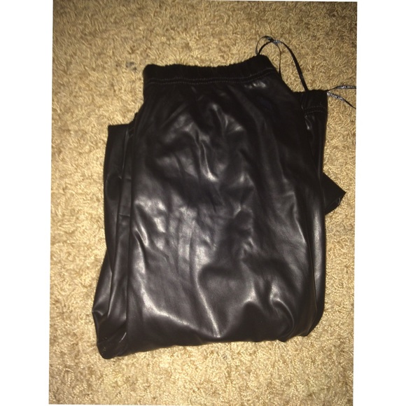 Leather leggings