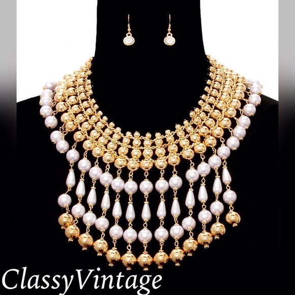 Boutique Jewelry - Pearls & Gold statement set.