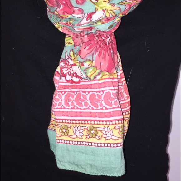 patterned scarf - Picture 2 of 2