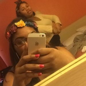 Meet your Posher, Desirae