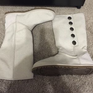 New never worn light weight Uggs