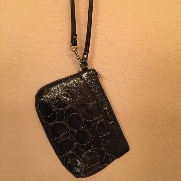 Coach wristlet - Picture 2 of 2
