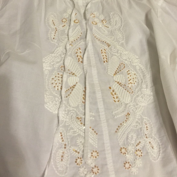 White blouse - Picture 2 of 4