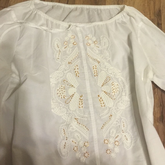 White blouse - Picture 4 of 4