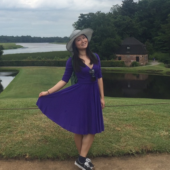 BCBGMaxAzria V neck pleated midi dress purple - Picture 10 of 12