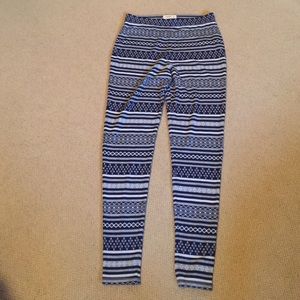 NWOT Abercrombie and finch leggings