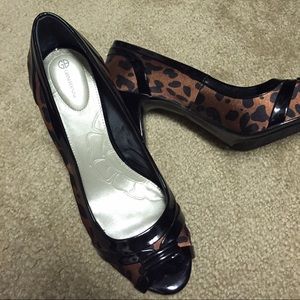 Giani Bernini Shoes - Leopard print peep-toe pumps. Worn once. Giani Bernini Shoes - Leopard print peep-toe pumps. Worn once.