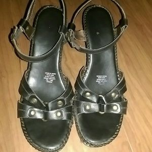 Naturalizer black leather wedge sandals