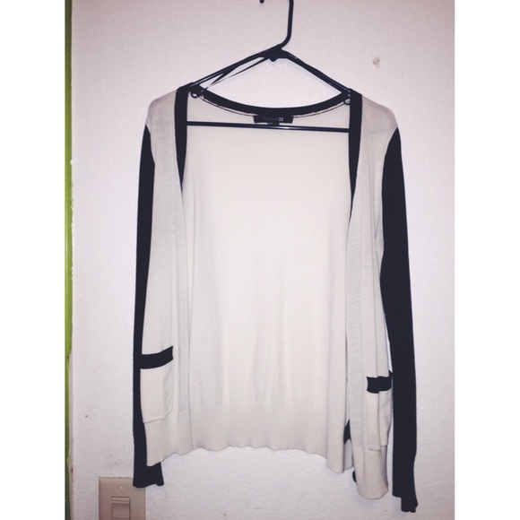 Baseball style cardigan ⚾️