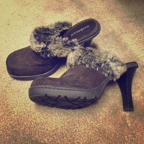 Dollhouse Shoes - Brown suede & faux fur high heeled slippers. Dollhouse Shoes - Brown suede & faux fur high heeled slippers.