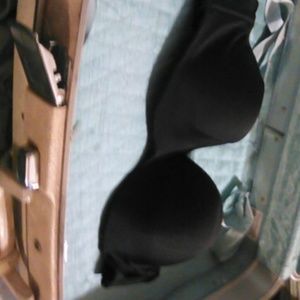 Black strapless bra