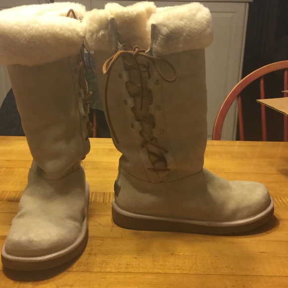 PRICE DROP UGG Boots only worn twice!!