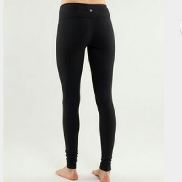 IN SEARCH FOR FULL LENGTH LULULEMON LEGGINGS!!