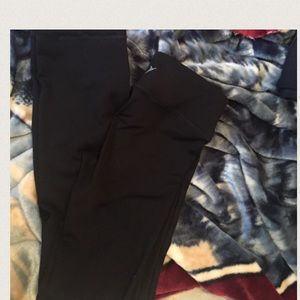 Black yoga pants