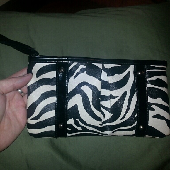 New Zebra clutch w/o tags