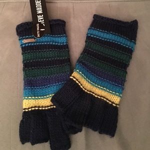 Steve Madden matching gloves and cowl scarf