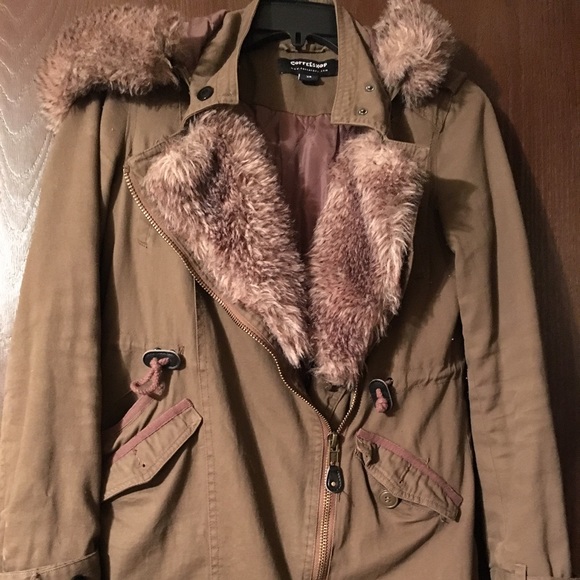 Furry parka with drawstrings