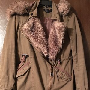 Furry parka with drawstrings