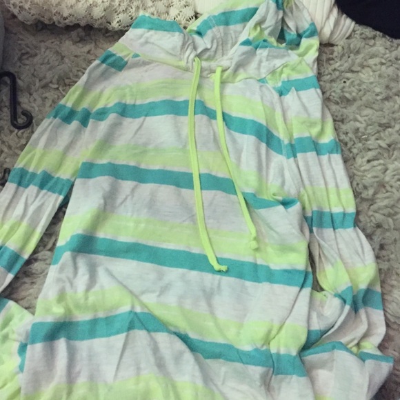 American eagle pull over