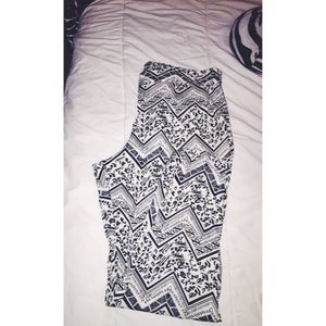 Tribal print pants ✨