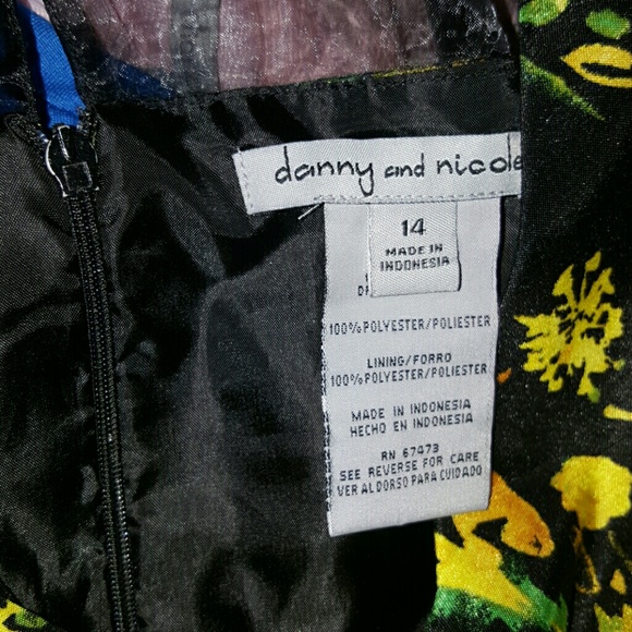 Super cute belted dress - Picture 4 of 4