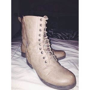 Light brown combat boots ✨