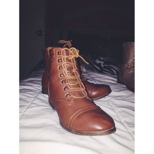 Brown combat boots ✨