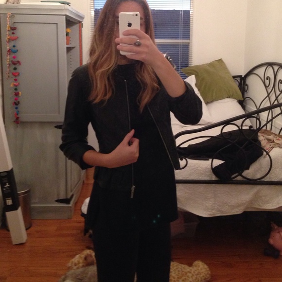 GUESS leather jacket - Picture 2 of 3