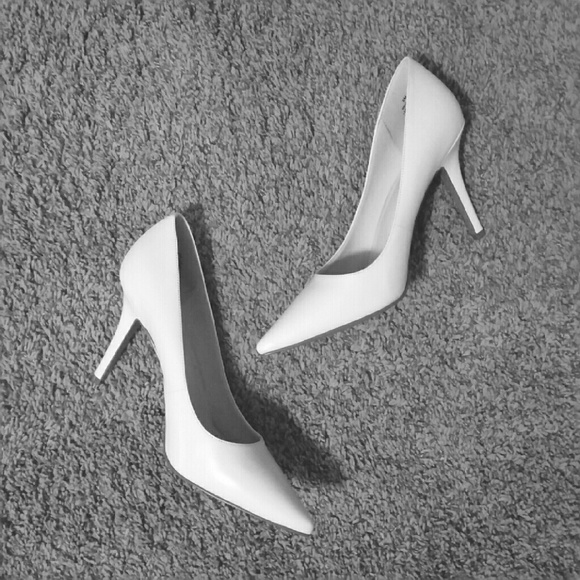 Cream Pointed Toe Pumps