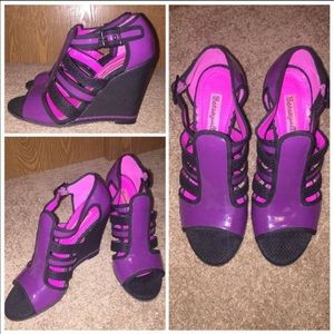 Betseyville purple wedges