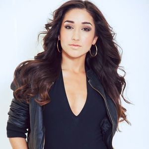 Meet your Posher, Alexis