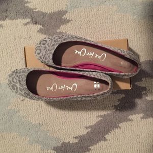Toms leopard print ballet flats size 8