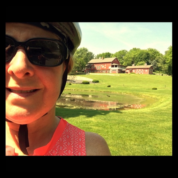 Meet your Posher, Bev - Picture 2 of 6