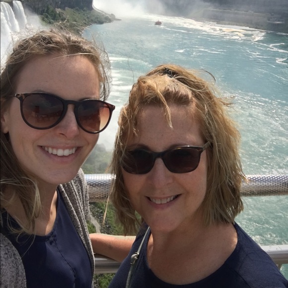 Meet your Posher, Bev - Picture 3 of 6