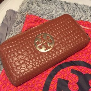 Cogac Wallet (and free Tory Burch dust bag!!)