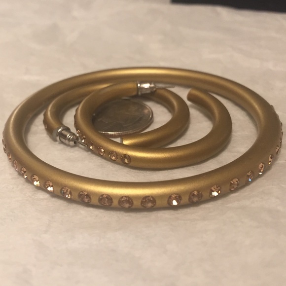 Gold w stones bangle and matching earrings