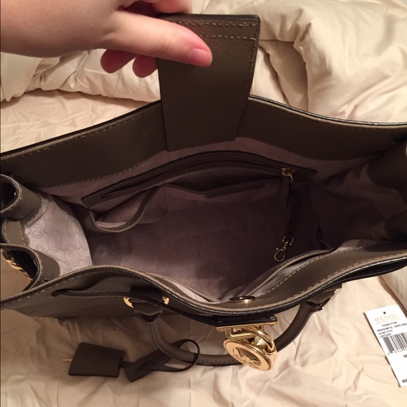 Michael Kors purse - Picture 2 of 4