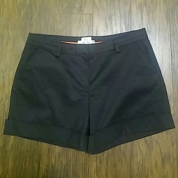 Old Navy Pants - Old Navy 5" cuffed flat front khaki shorts 10 new