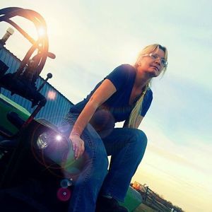 Meet your Posher, Iris