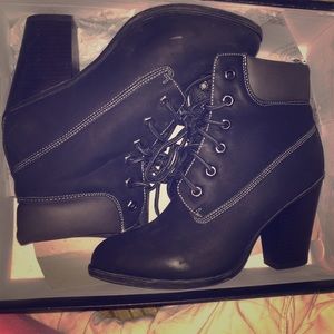 Wedge bootie shoes