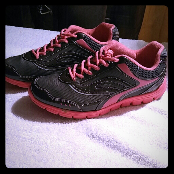 Curves pink and black shoes