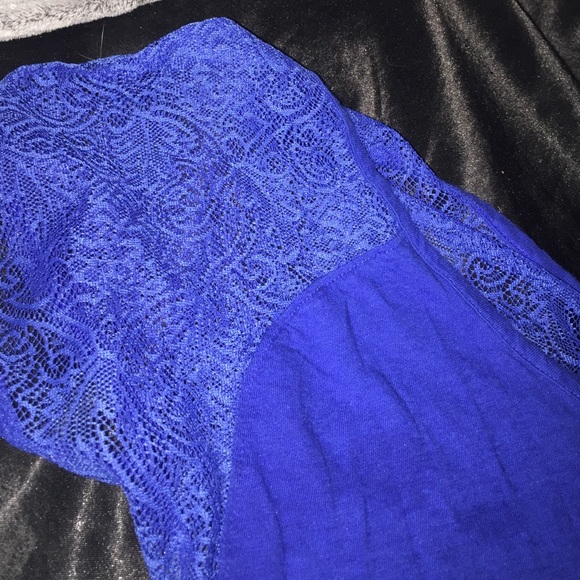 Express Lace Tee - Picture 2 of 3