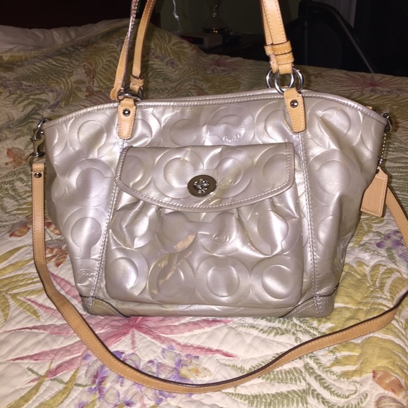 FLASH SALE 💖Patten leather Coach bag🤑