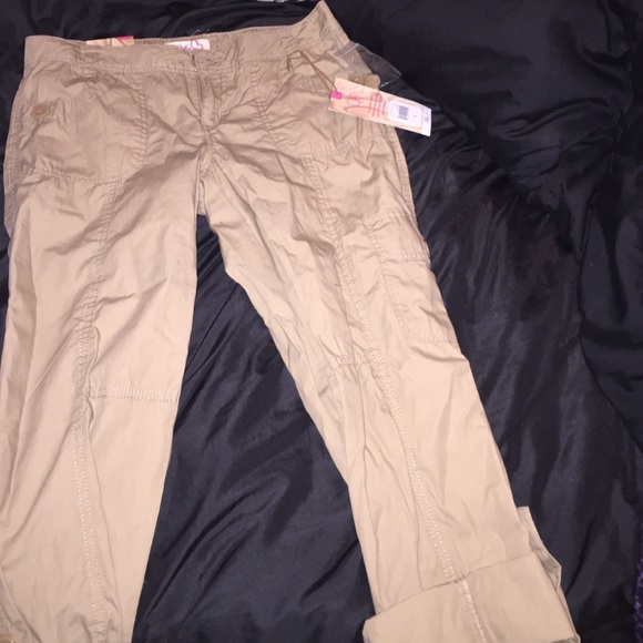 Capri Cargos